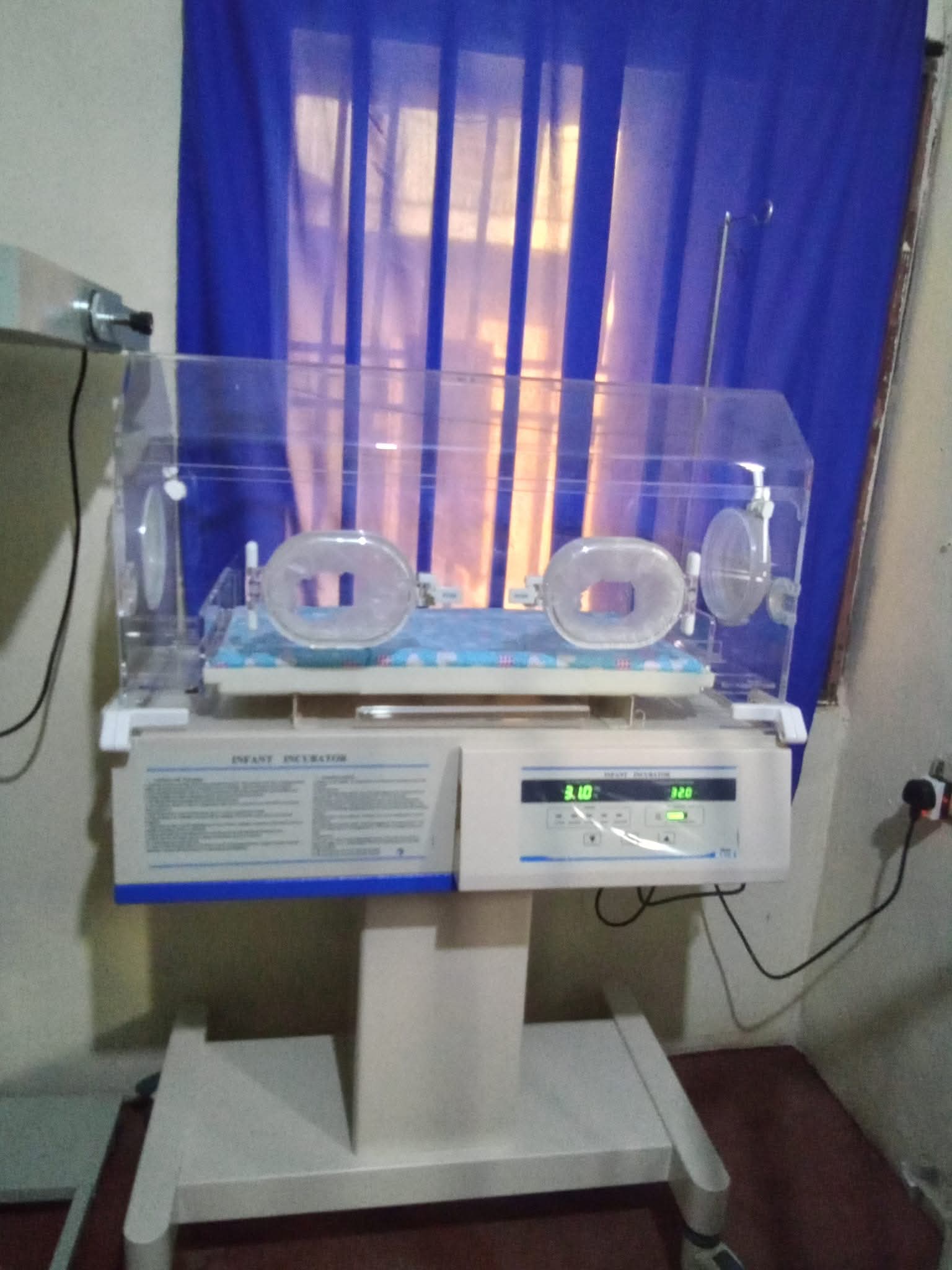 Incubator Machine
